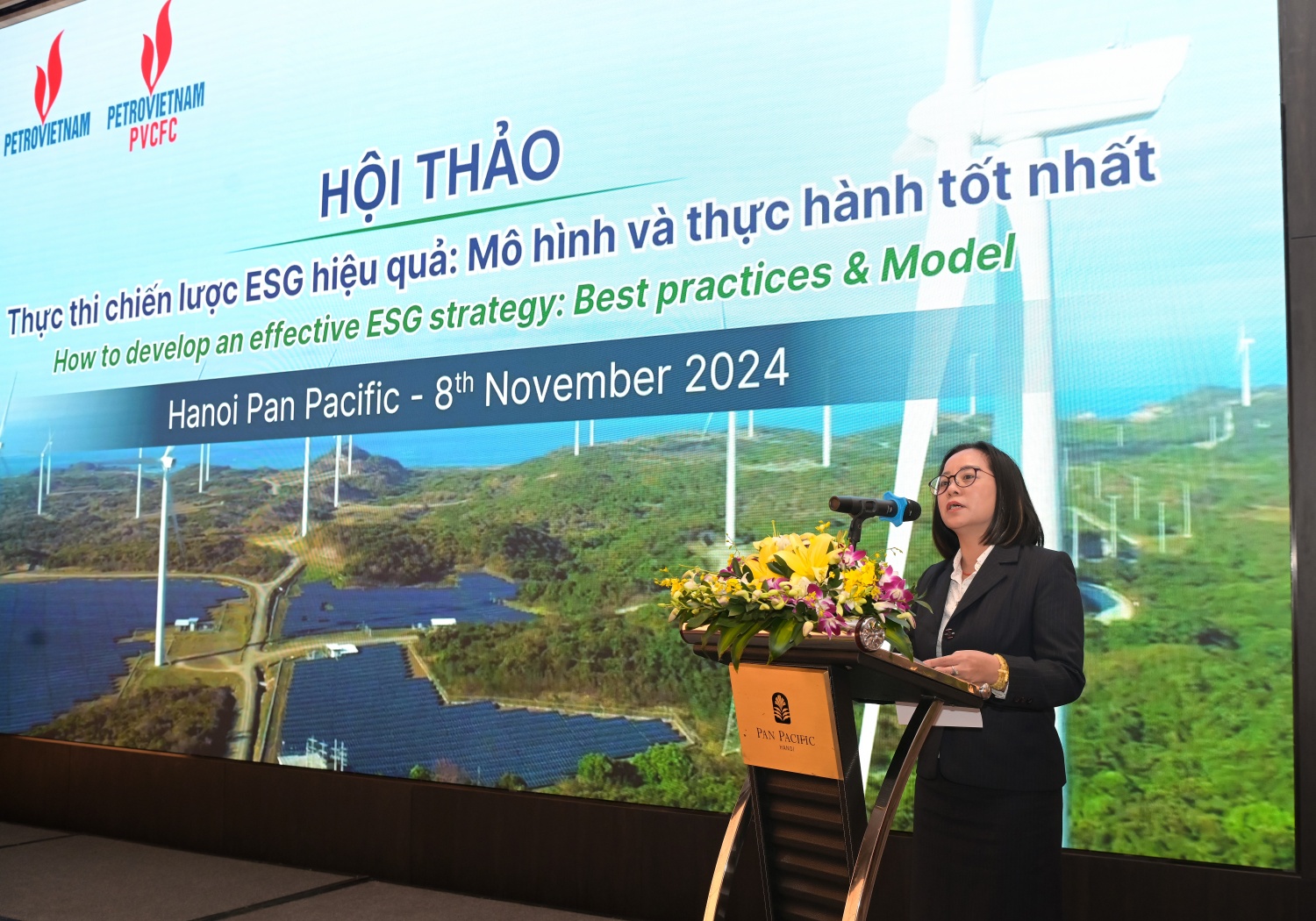 Bà Lê Thị Lam Trà - Phó Trưởng Ban Quản trị nguồn nhân lực kết luận Hội thảo Bà Lê Thị Lam Trà - Phó Trưởng Ban Quản trị nguồn nhân lực kết luận Hội thảo