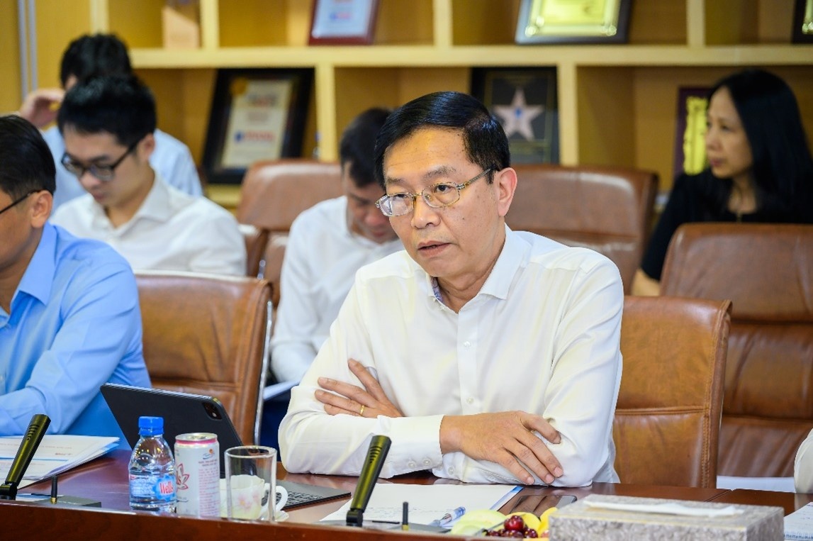 Đ/c Trần Quang Dũng - Phó Bí thư thường trực Đảng ủy Tập đoàn phát biểu tại buổi làm việc Đ/c Trần Quang Dũng - Phó Bí thư thường trực Đảng ủy Tập đoàn phát biểu tại buổi làm việc