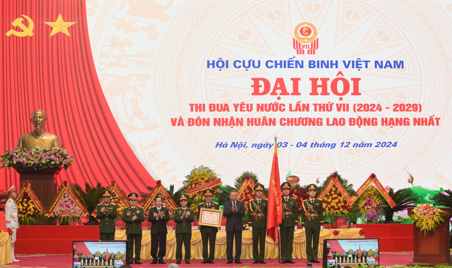 Tại Đại hội, Tổng Bí thư Tô Lâm đã trao tặng Huân chương Lao động hạng Nhất cho Hội Cựu Chiến binh Việt Nam, vì đã có nhiều đóng góp lớn vào sự phát triển kinh tế - xã hội của đất nước. Tại Đại hội, Tổng Bí thư Tô Lâm đã trao tặng Huân chương Lao động hạng Nhất cho Hội Cựu Chiến binh Việt Nam, vì đã có nhiều đóng góp lớn vào sự phát triển kinh tế - xã hội của đất nước.