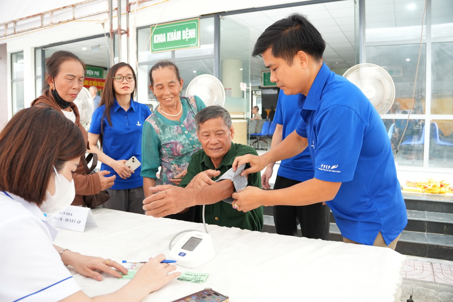 Lực lượng Đoàn Thanh niên PVEP trực tiếp tham gia hỗ trợ các khâu tổ chức.