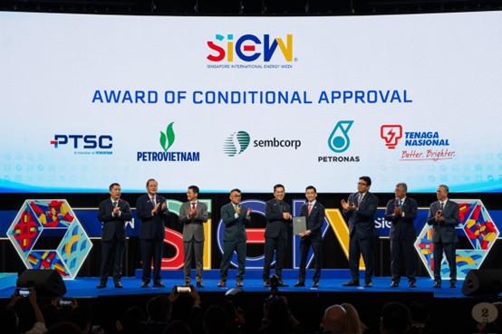 Đại diện các bên tham dự Lễ trao Chấp thuận có điều kiện.